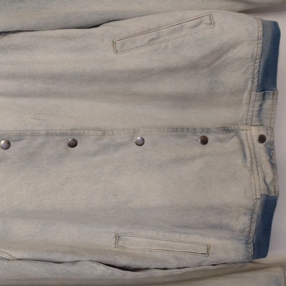 Forever 21 Oversized Denim Trucker Jacket size XS - Picture 5 of 16